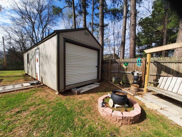 305 Stone Avenue, Mountain View, AR 72560