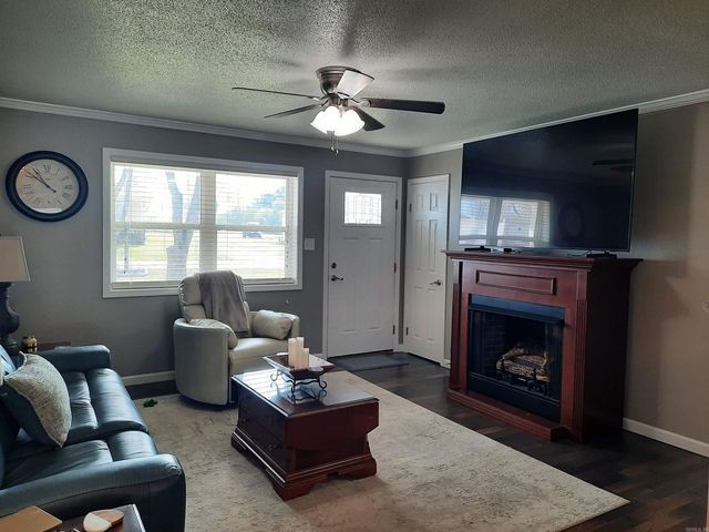 305 Stone Avenue, Mountain View, AR 72560