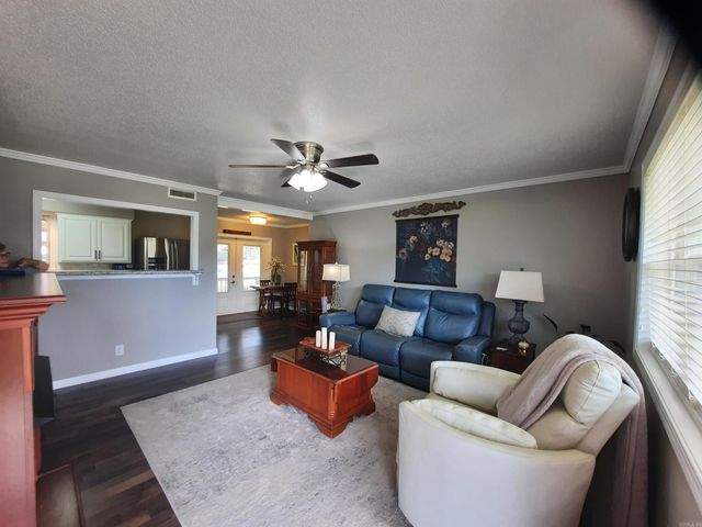 305 Stone Avenue, Mountain View, AR 72560