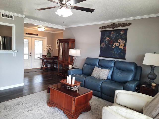 305 Stone Avenue, Mountain View, AR 72560