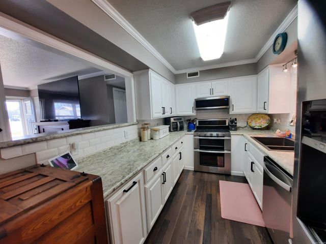 305 Stone Avenue, Mountain View, AR 72560