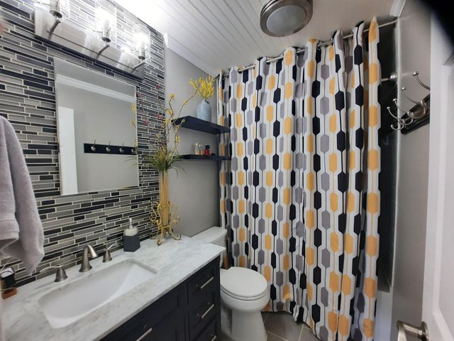 305 Stone Avenue, Mountain View, AR 72560