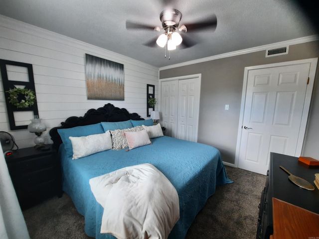 305 Stone Avenue, Mountain View, AR 72560