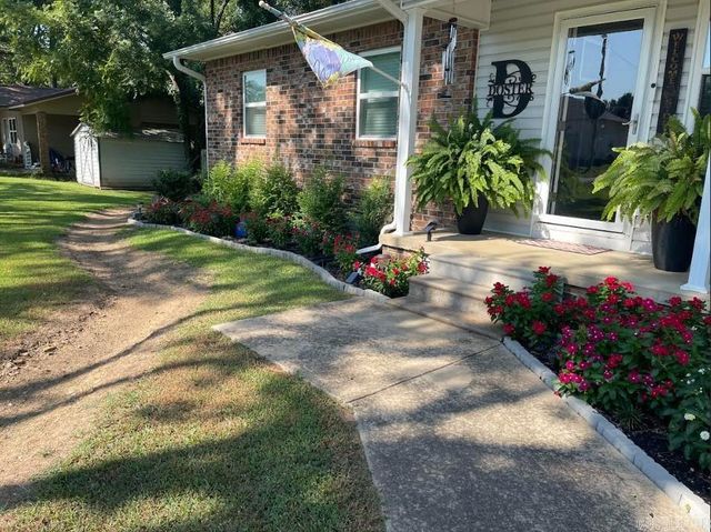 305 Stone Avenue, Mountain View, AR 72560