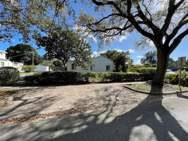 12475 NW 10th Ave, North Miami, FL 33168