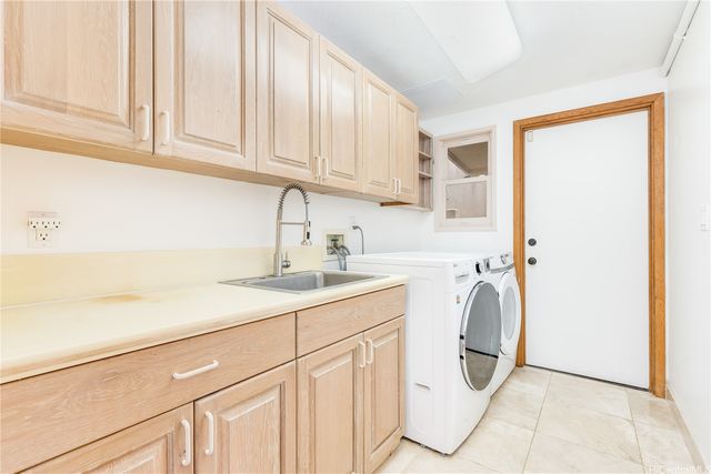 869 Ikena Circle, Honolulu, HI 96821