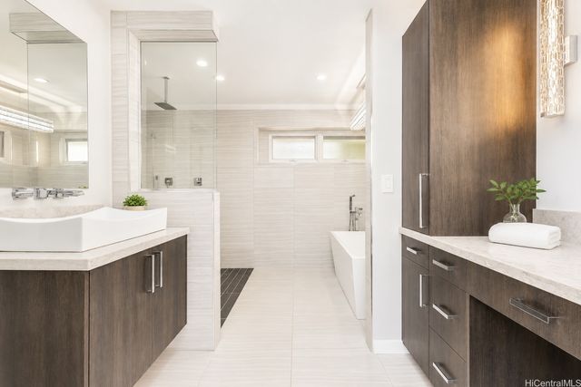 869 Ikena Circle, Honolulu, HI 96821
