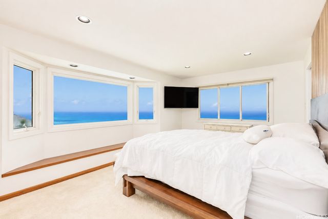 869 Ikena Circle, Honolulu, HI 96821