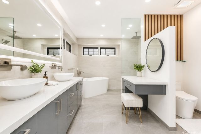 869 Ikena Circle, Honolulu, HI 96821