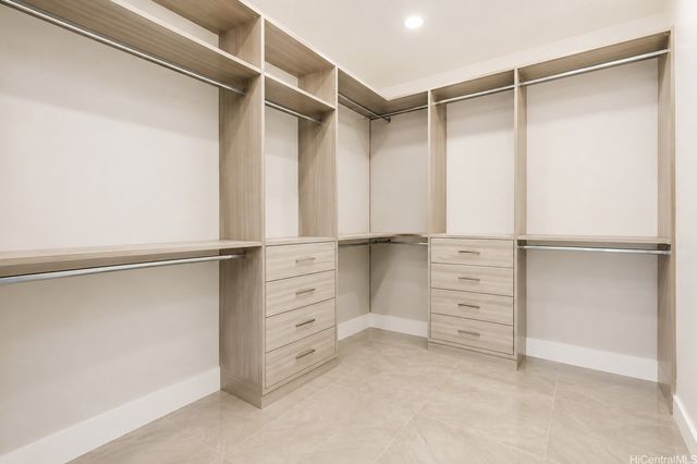 869 Ikena Circle, Honolulu, HI 96821