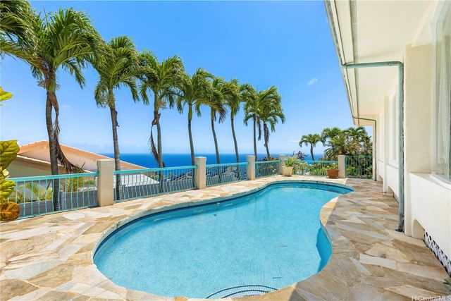 869 Ikena Circle, Honolulu, HI 96821