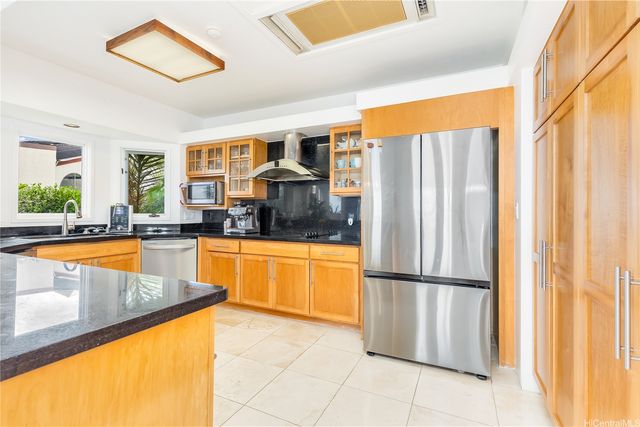869 Ikena Circle, Honolulu, HI 96821