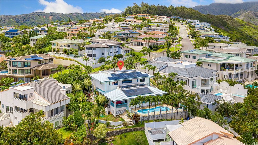 869 Ikena Circle, Honolulu, HI 96821