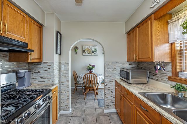 2424 E 30th Street, South Lorain, OH 44055