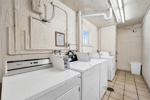 324 SE 10th St 208, Dania Beach, FL 33004