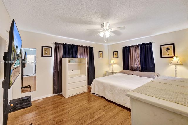 324 SE 10th St 208, Dania Beach, FL 33004