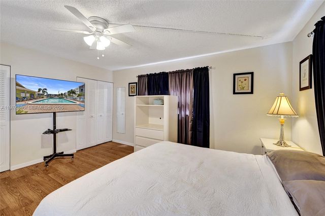 324 SE 10th St 208, Dania Beach, FL 33004