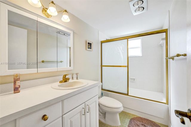 324 SE 10th St 208, Dania Beach, FL 33004