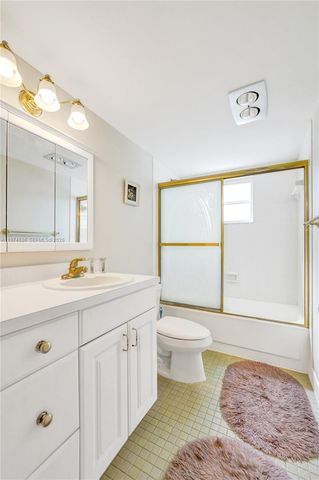 324 SE 10th St 208, Dania Beach, FL 33004