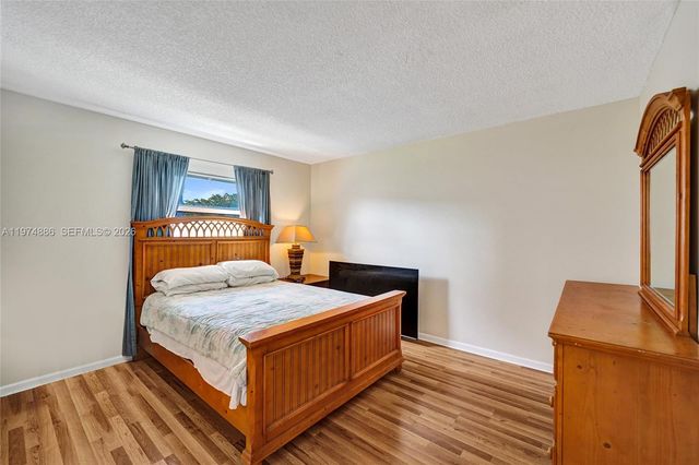 324 SE 10th St 208, Dania Beach, FL 33004