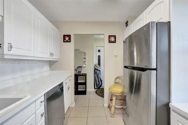 324 SE 10th St 208, Dania Beach, FL 33004