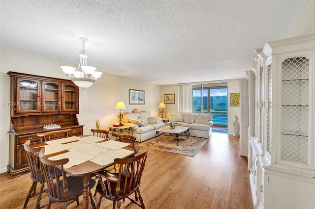 324 SE 10th St 208, Dania Beach, FL 33004