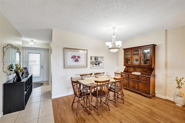 324 SE 10th St 208, Dania Beach, FL 33004