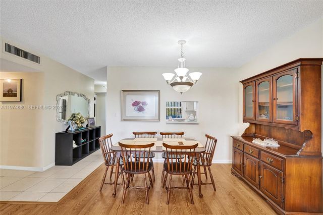 324 SE 10th St 208, Dania Beach, FL 33004