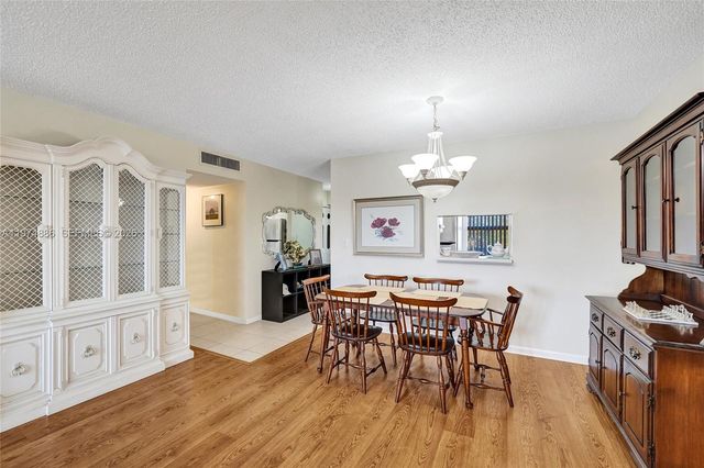 324 SE 10th St 208, Dania Beach, FL 33004