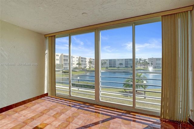 324 SE 10th St 208, Dania Beach, FL 33004