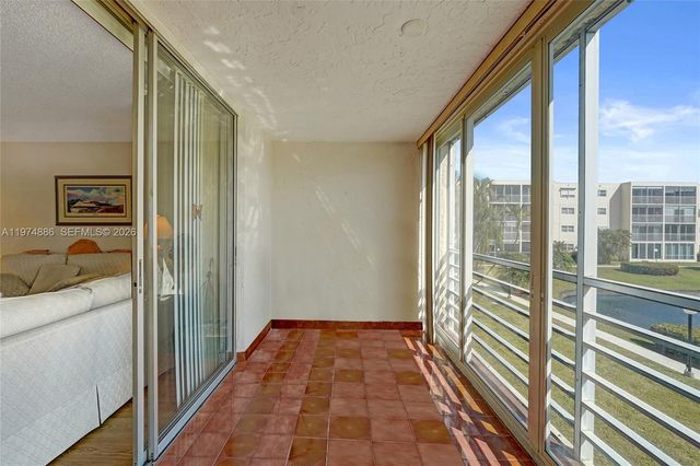 324 SE 10th St 208, Dania Beach, FL 33004