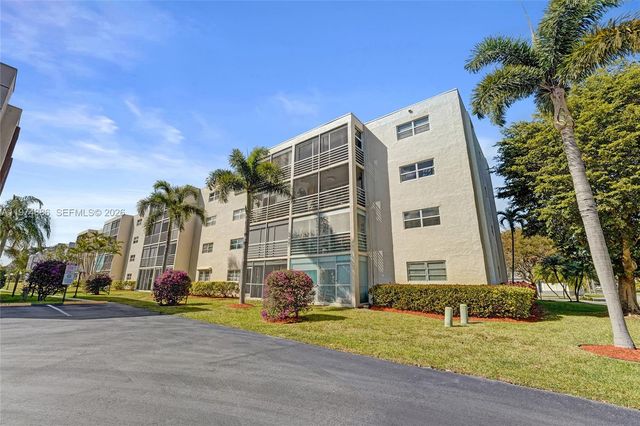 324 SE 10th St 208, Dania Beach, FL 33004