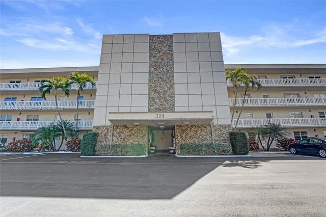 324 SE 10th St 208, Dania Beach, FL 33004
