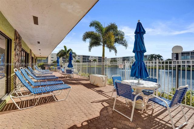 324 SE 10th St 208, Dania Beach, FL 33004