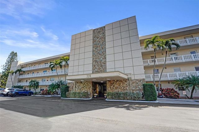 324 SE 10th St 208, Dania Beach, FL 33004