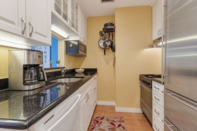 302 Commonwealth Ave C, Boston, MA 02115