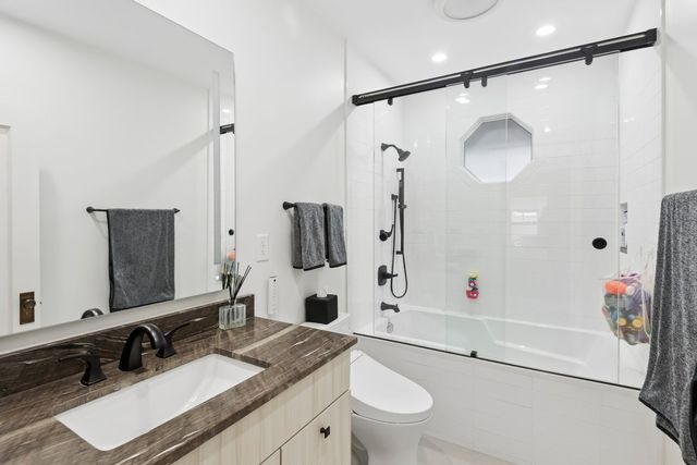 729 Lincoln Street, Evanston, IL 60201