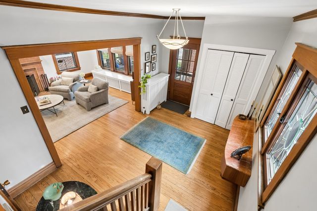 729 Lincoln Street, Evanston, IL 60201