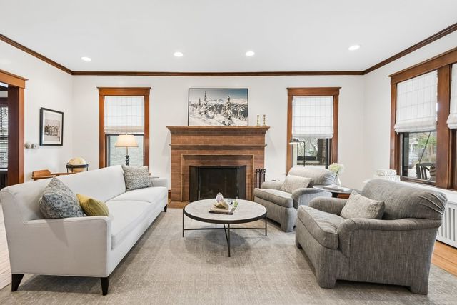 729 Lincoln Street, Evanston, IL 60201