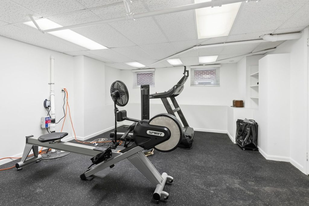 Image 39 of property listing at 729 Lincoln Street, Evanston, IL 60201