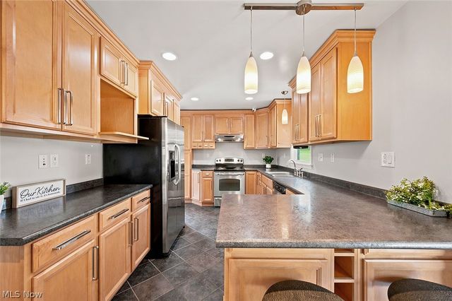 7562 Richmond Road, Oakwood Village, OH 44146