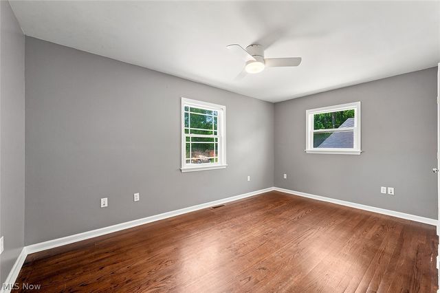 7562 Richmond Road, Oakwood Village, OH 44146