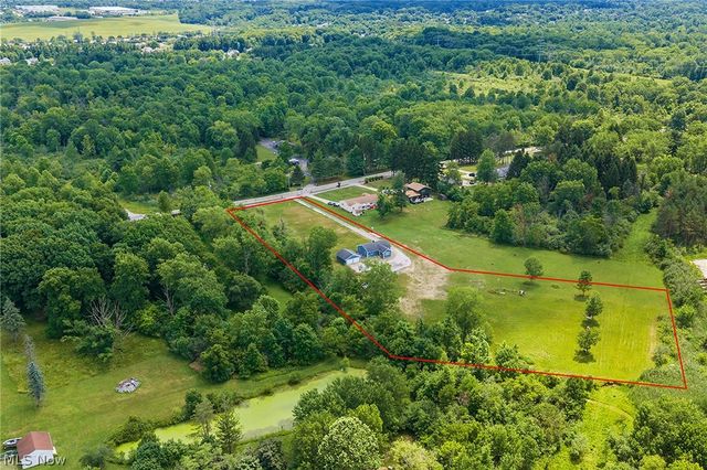 7562 Richmond Road, Oakwood Village, OH 44146