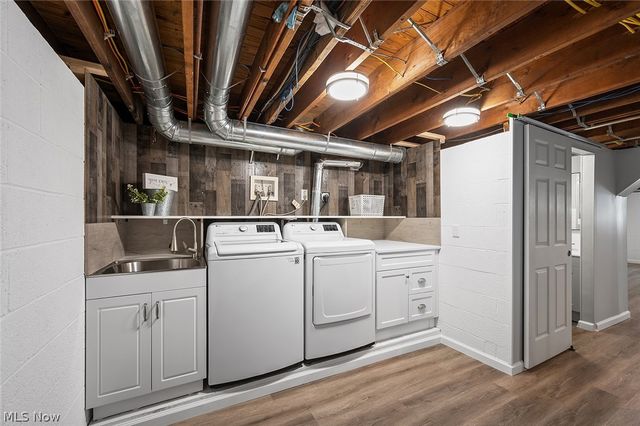 7562 Richmond Road, Oakwood Village, OH 44146
