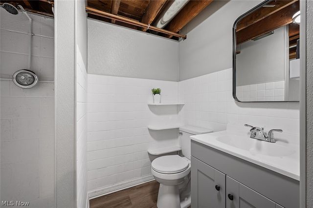 7562 Richmond Road, Oakwood Village, OH 44146