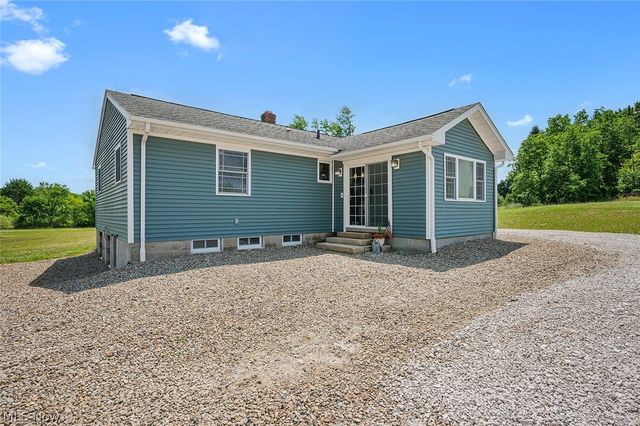 7562 Richmond Road, Oakwood Village, OH 44146