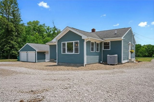 7562 Richmond Road, Oakwood Village, OH 44146