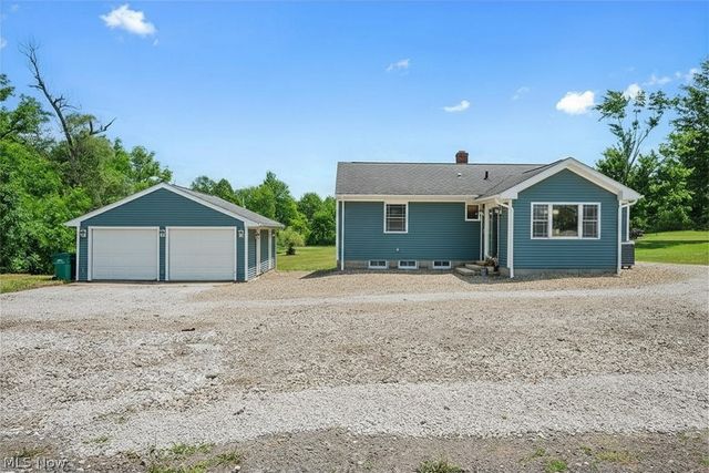 7562 Richmond Road, Oakwood Village, OH 44146