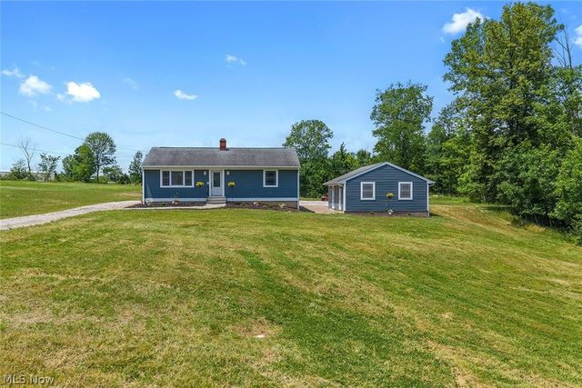 7562 Richmond Road, Oakwood Village, OH 44146