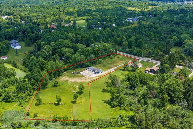 7562 Richmond Road, Oakwood Village, OH 44146